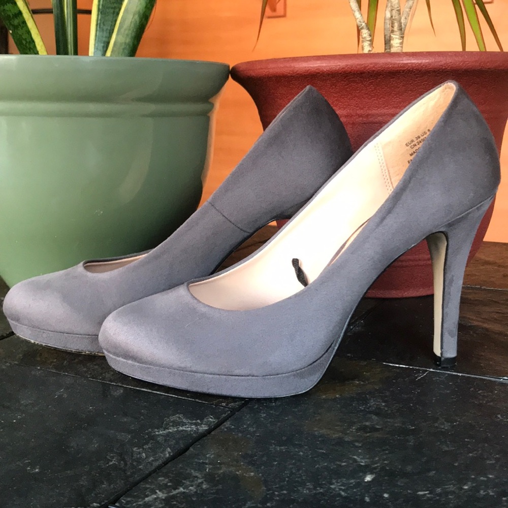 H&M Grey Suede Platform Pumps